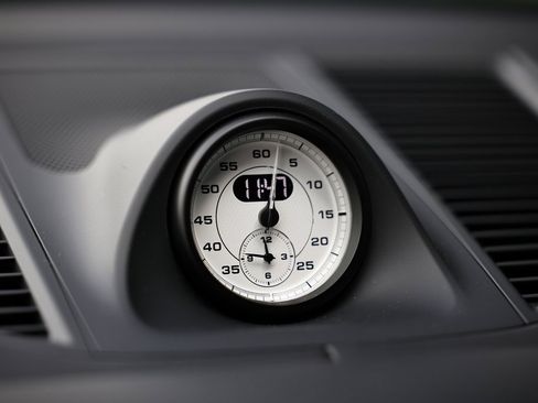 New 2026 Porsche Macan image 40