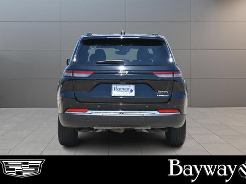 Used 2024 Jeep Grand Cherokee Laredo X RWD image 7