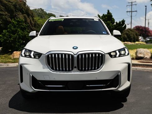 New 2026 BMW X5 xDrive50e w/ Premium Package AWD/4WD image 13