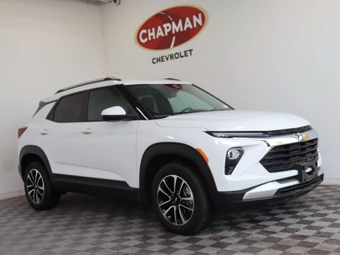 Certified 2025 Chevrolet TrailBlazer LT AWD/4WD image 1