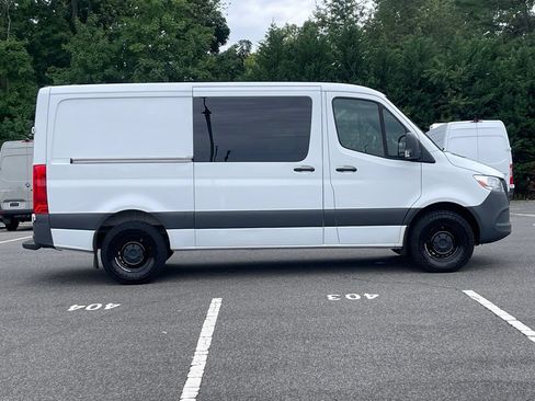 Used 2024 Mercedes-Benz Sprinter 2500 image 3