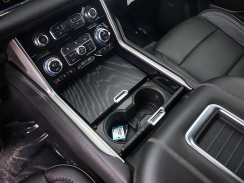 Used 2023 GMC Yukon Denali image 24