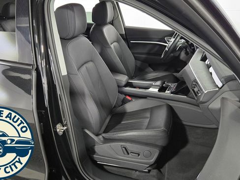 Used 2021 Audi e-tron Premium w/ Convenience Plus Package AWD/4WD image 38