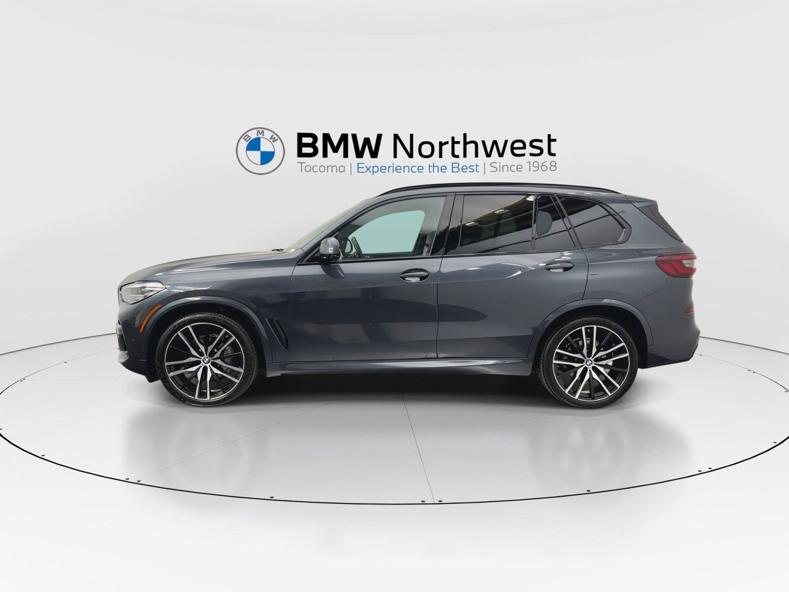 Used 2021 BMW X5 xDrive40i w/ M Sport Package AWD/4WD image 11