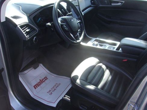Used 2024 Ford Edge SEL w/ Convenience Package image 3