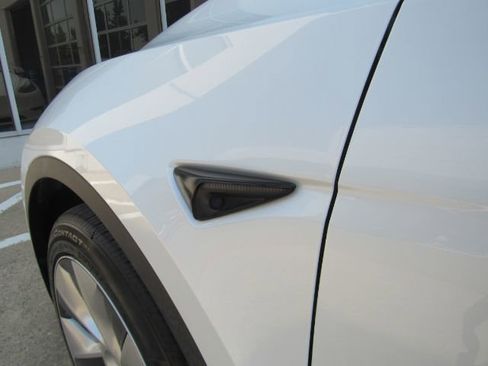 Used 2023 Tesla Model Y Long Range image 15