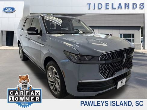 Used 2025 Lincoln Navigator Reserve AWD/4WD image 1