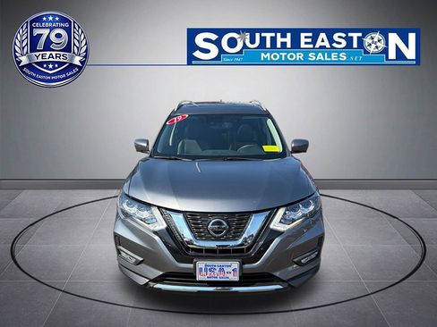 Used 2019 Nissan Rogue SL w/ Premium Package image 3
