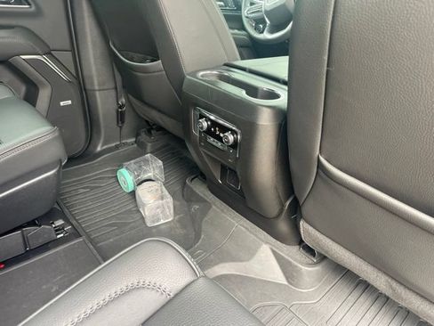 Used 2025 GMC Yukon XL Denali w/ Sun & Power Step Package AWD/4WD image 35