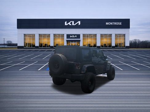Used 2017 Jeep Wrangler Unlimited Sport AWD/4WD image 6