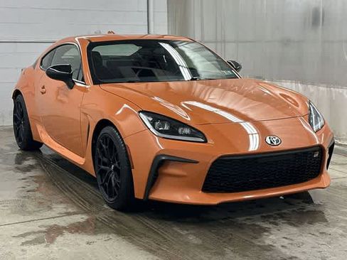 Used 2023 Toyota GR86 10th Anniversary SE image 30