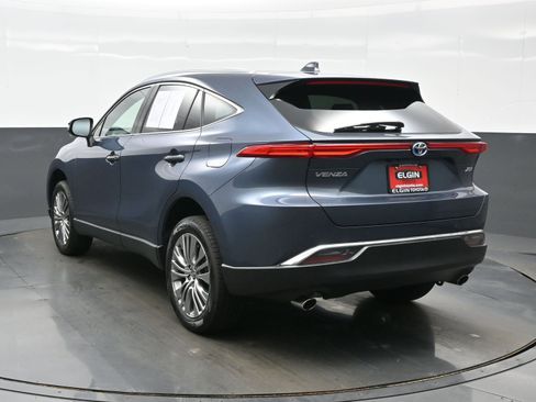 Used 2023 Toyota Venza XLE AWD/4WD image 4