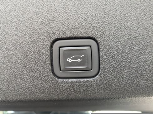 Used 2023 Cadillac XT6 Sport w/ Platinum Package image 14