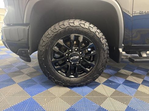 Used 2025 Chevrolet Silverado 2500 LT w/ Trail Boss Package AWD/4WD image 35