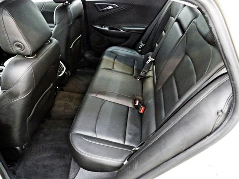 Used 2016 Chevrolet Malibu Hybrid w/ Leather Package image 10