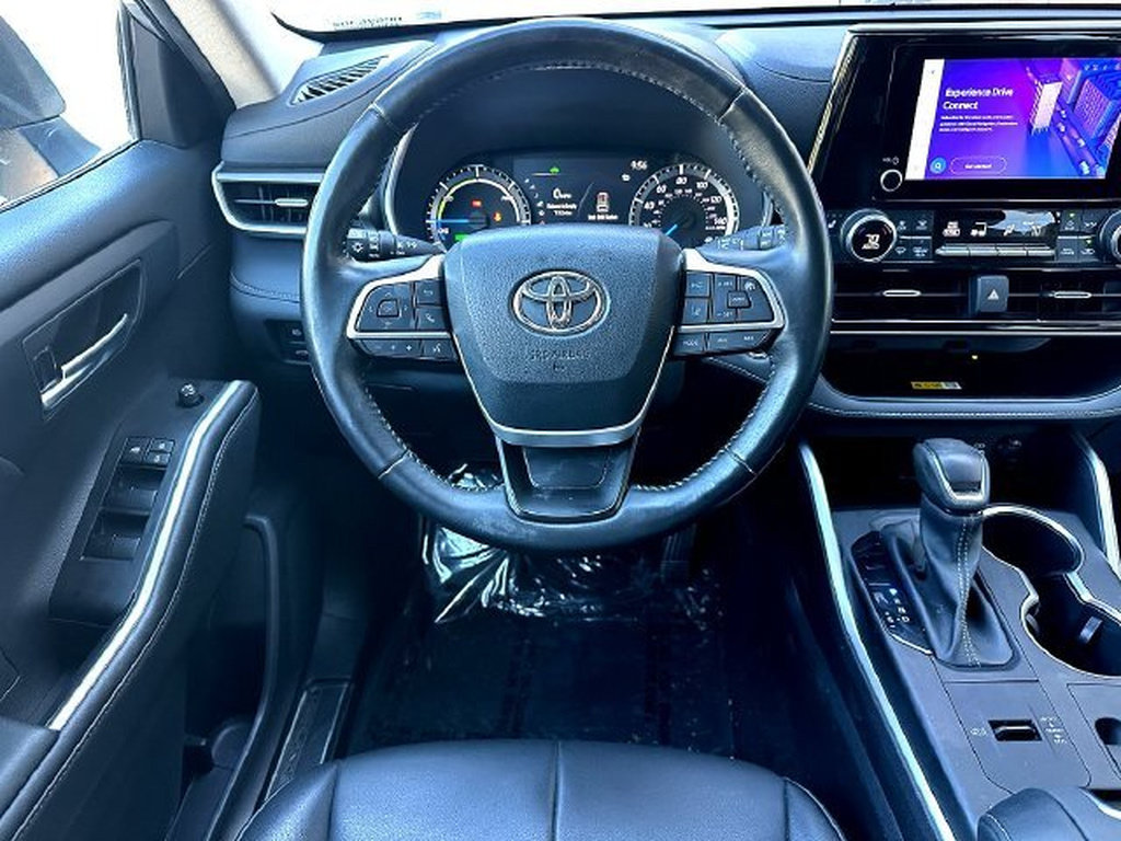 Used 2023 Toyota Highlander XLE FWD image 23
