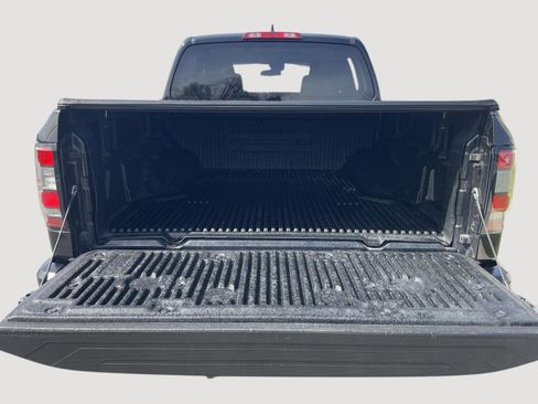 Used 2022 Nissan Frontier S w/ Technology Package AWD/4WD image 7