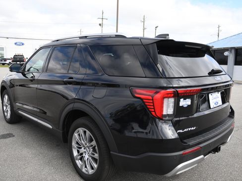 Used 2025 Ford Explorer Platinum image 10