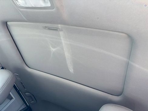 Used 2015 Toyota Highlander Limited w/ Driver Technology Package AWD/4WD image 12