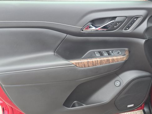 Used 2020 GMC Acadia Denali w/ Technology Package image 17