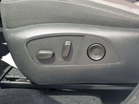 Used 2025 GMC Acadia Elevation FWD image 19