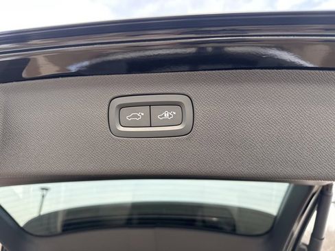 Certified 2025 Volvo XC90 B5 Plus image 37