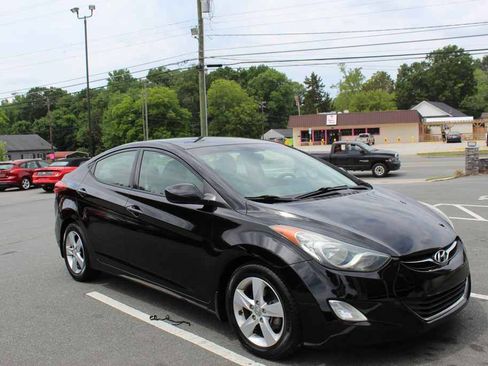 Used 2013 Hyundai Elantra GLS w/ Preferred Pkg FWD image 3