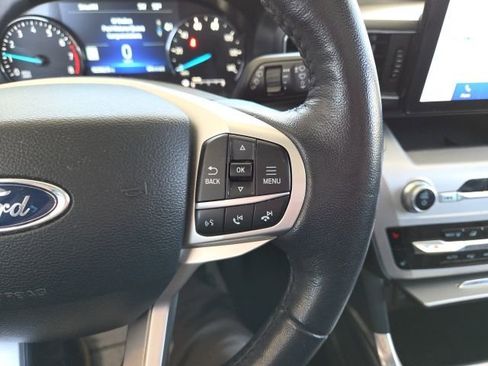 Used 2022 Ford Explorer XLT AWD/4WD image 59