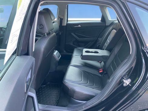 Certified 2022 Volkswagen Jetta SEL FWD image 23