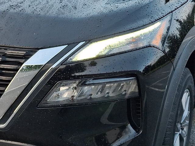 Used 2023 Nissan Rogue S AWD/4WD image 9