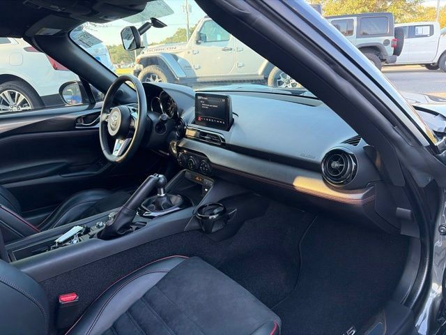 Used 2018 MAZDA MX-5 Miata Club w/ Brembo/BBS Recaro Package RWD image 11