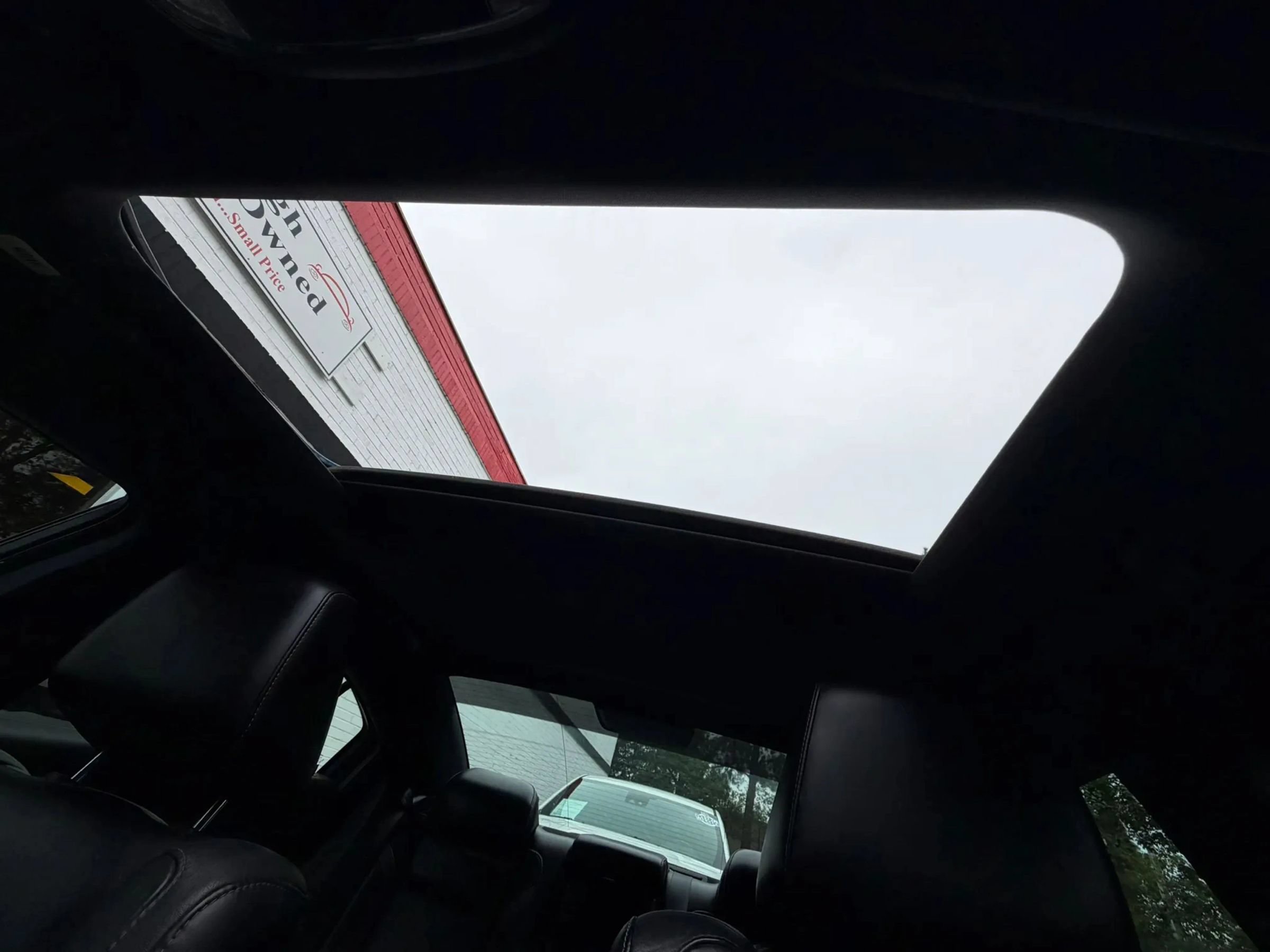 Used 2021 Dodge Charger SXT w/ Leather Interior Group RWD image 33