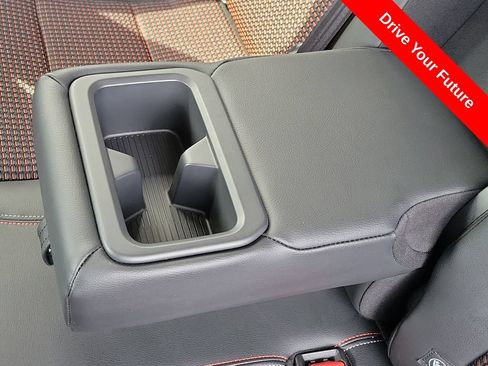 Used 2025 Nissan Kicks SR AWD/4WD image 24
