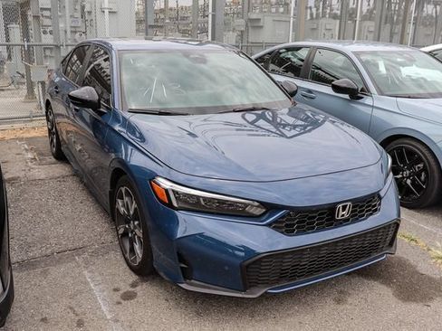 Used 2025 Honda Civic Sport Touring image 2