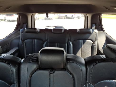 Used 2024 Jeep Wagoneer Series II w/ Flexible Seating Group AWD/4WD image 19