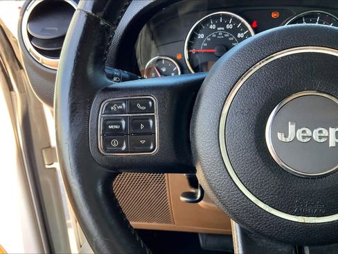 Used 2013 Jeep Wrangler Unlimited Sahara w/ Connectivity Group AWD/4WD image 20