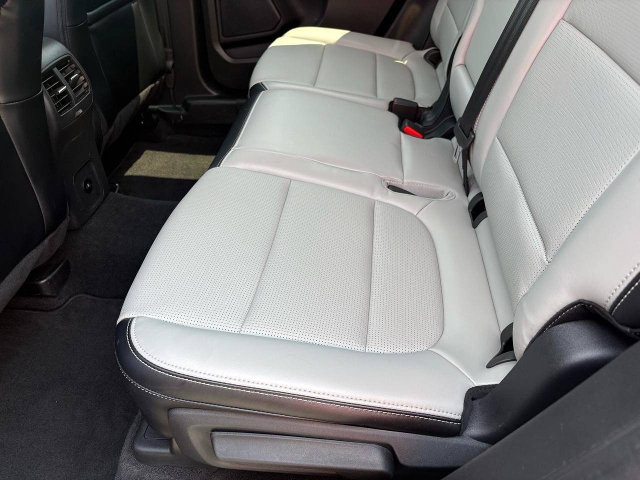 Used 2024 Ford Escape Platinum AWD/4WD image 35