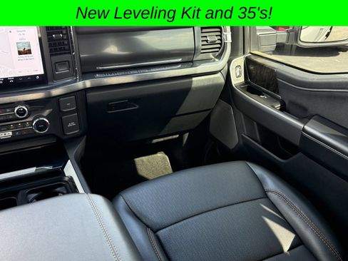 Used 2025 Ford F250 Lariat w/ Black Appearance Package AWD/4WD image 18