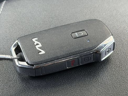 Used 2025 Kia Seltos S FWD image 21
