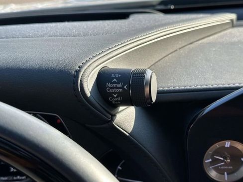 Used 2022 Lexus LS 500 AWD image 32