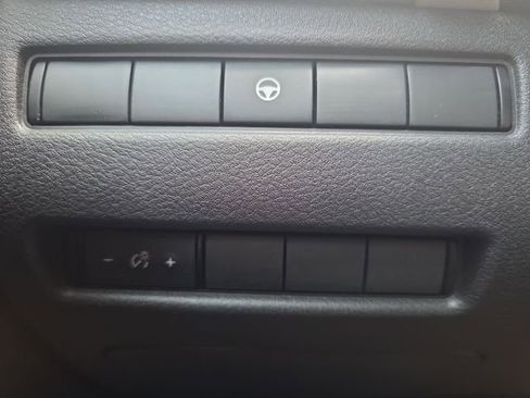 Used 2021 Nissan Rogue SV image 36