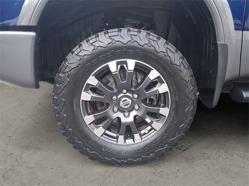 Used 2017 Nissan Titan PRO-4X image 14