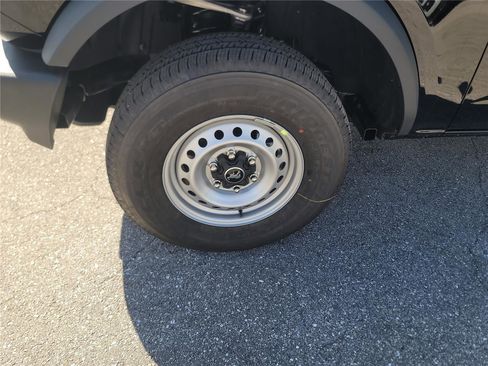 New 2025 Ford Bronco image 9