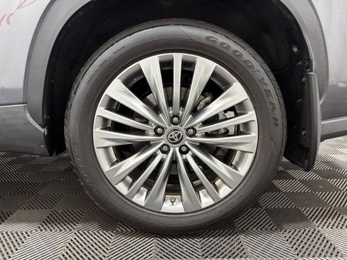 Used 2023 Toyota Highlander Platinum AWD/4WD image 34