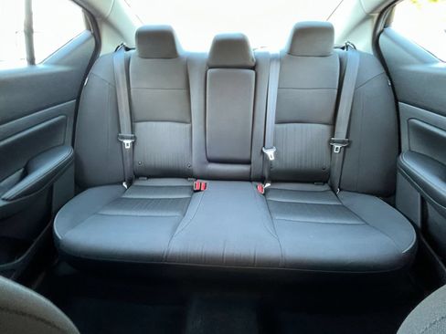 Used 2025 Nissan Altima 2.5 SV FWD image 39