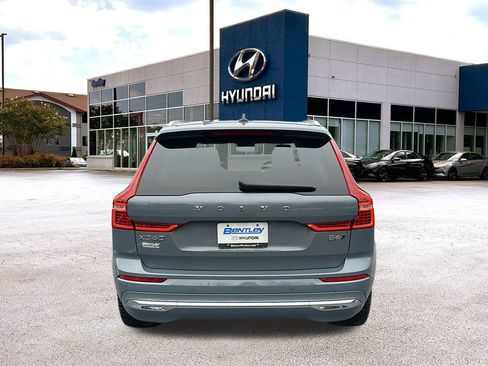 Used 2023 Volvo XC60 B6 Ultimate w/ Climate Package image 4