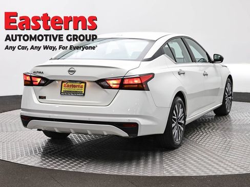 Used 2025 Nissan Altima 2.5 SV FWD image 5