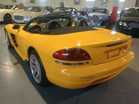 Used 2005 Dodge Viper SRT-10 image 4