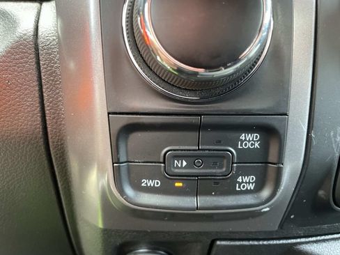 Used 2023 RAM 1500 Classic SLT AWD/4WD image 30