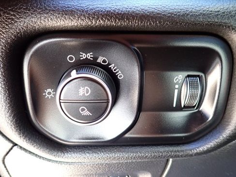 Used 2024 RAM 1500 Big Horn AWD/4WD image 11